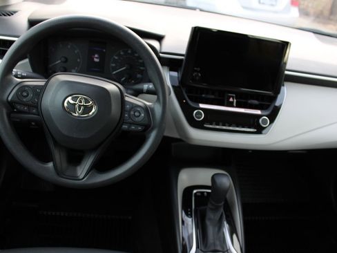 Used 2024 Toyota Corolla LE image 11