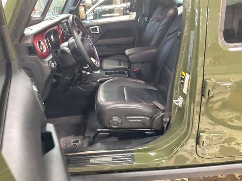 Used 2023 Jeep Wrangler Unlimited Rubicon w/ Cold Weather Group image 14