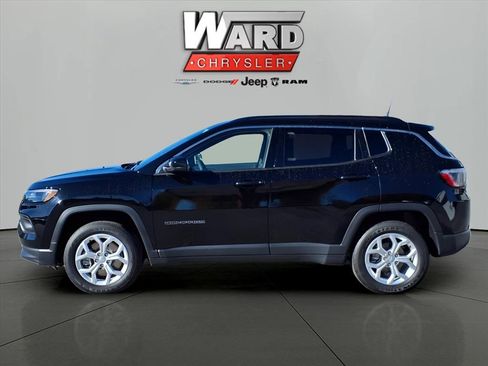 Used 2024 Jeep Compass Latitude image 6