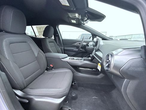 New 2026 Chevrolet Equinox EV LT image 16