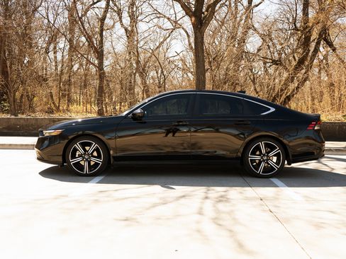 Used 2024 Honda Accord Sport image 6