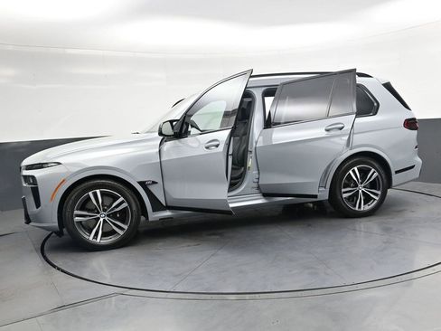 Used 2024 BMW X7 M60i AWD/4WD image 34
