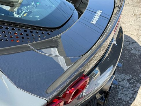 Used 2023 Ferrari SF90 Spider image 15