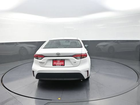 Used 2024 Toyota Corolla LE FWD image 60
