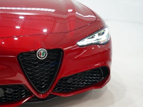 New 2025 Alfa Romeo Giulia Intensa w/ Driving Assist Package image 9