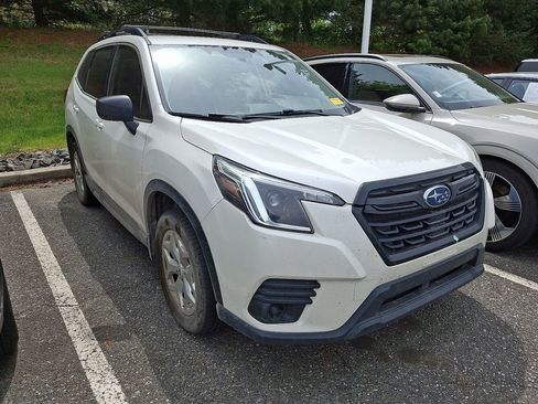 Used 2023 Subaru Forester AWD/4WD image 3