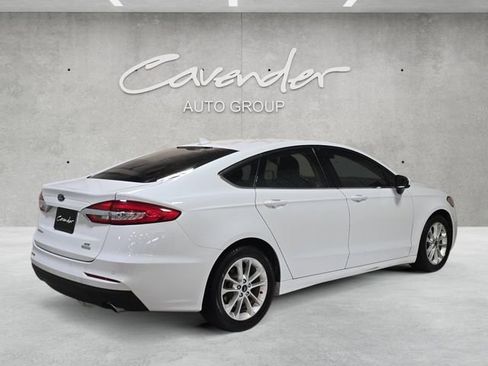 Used 2019 Ford Fusion SE image 16