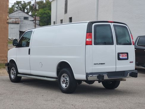 Used 2023 GMC Savana 2500 w/ Driver Convenience Package image 4