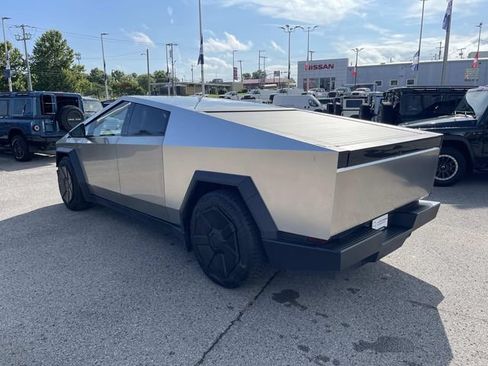 Used 2024 Tesla Cybertruck AWD Crew Cab image 5