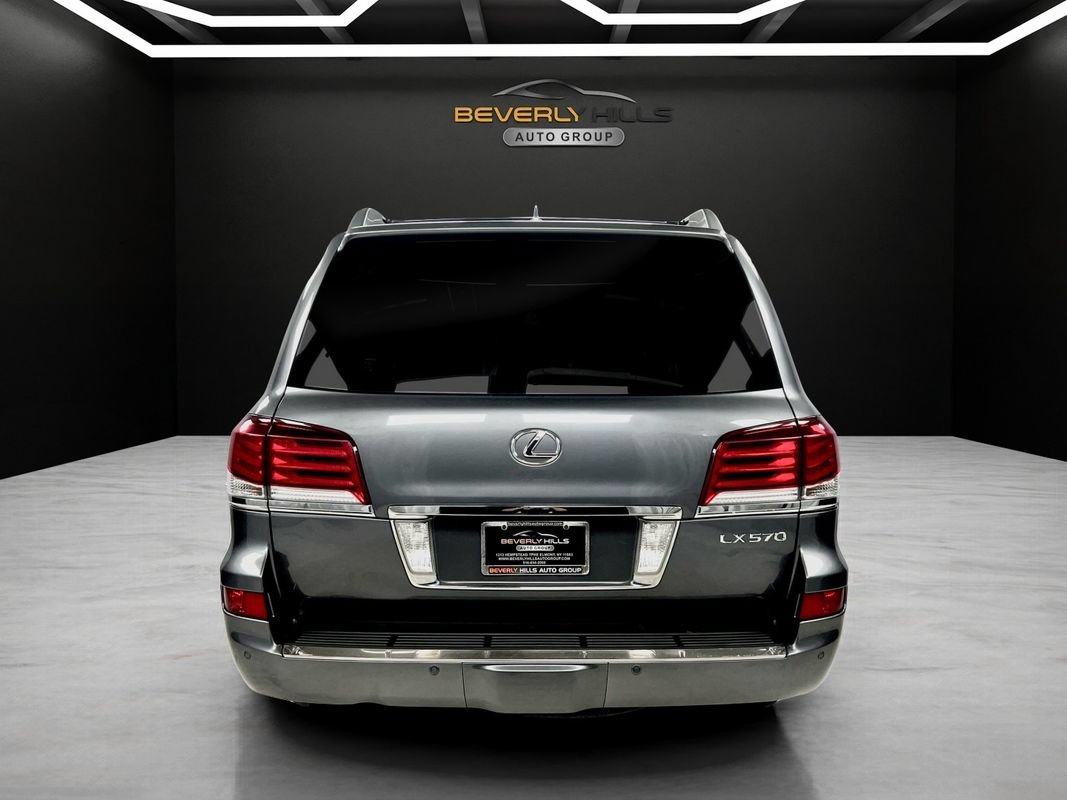 Used 2015 Lexus LX 570 4WD w/ Luxury Package image 4