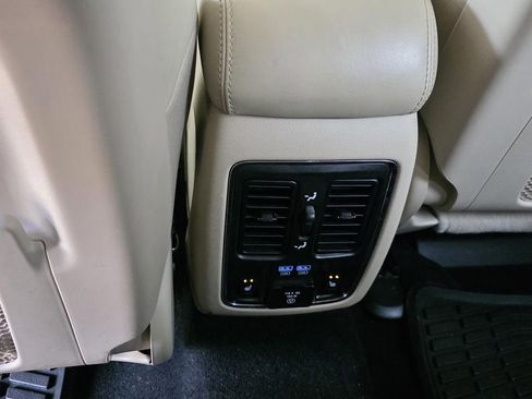 Used 2019 Jeep Grand Cherokee Limited w/ Luxury Group II RWD image 12