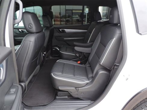 Certified 2025 Buick Enclave Sport Touring w/ Super Cruise Package image 14