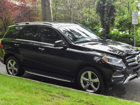 Used 2017 Mercedes-Benz GLE 350 w/ Premium 1 Package image 12