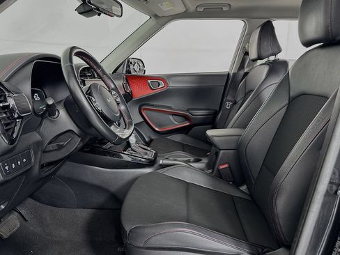 Used 2023 Kia Soul GT-Line FWD image 9