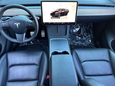 Used 2023 Tesla Model Y Performance image 13