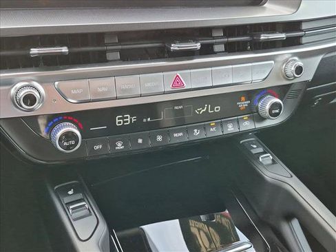 Used 2025 Kia Telluride S FWD image 15