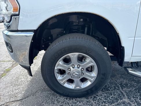 Used 2024 RAM 2500 Big Horn AWD/4WD image 69