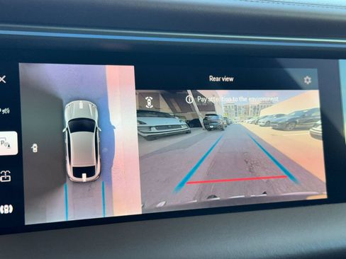 Certified 2025 Porsche Macan 4S Electric AWD/4WD image 24