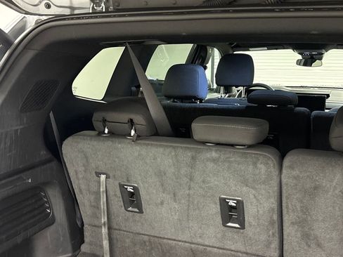 Used 2025 GMC Acadia Elevation image 20