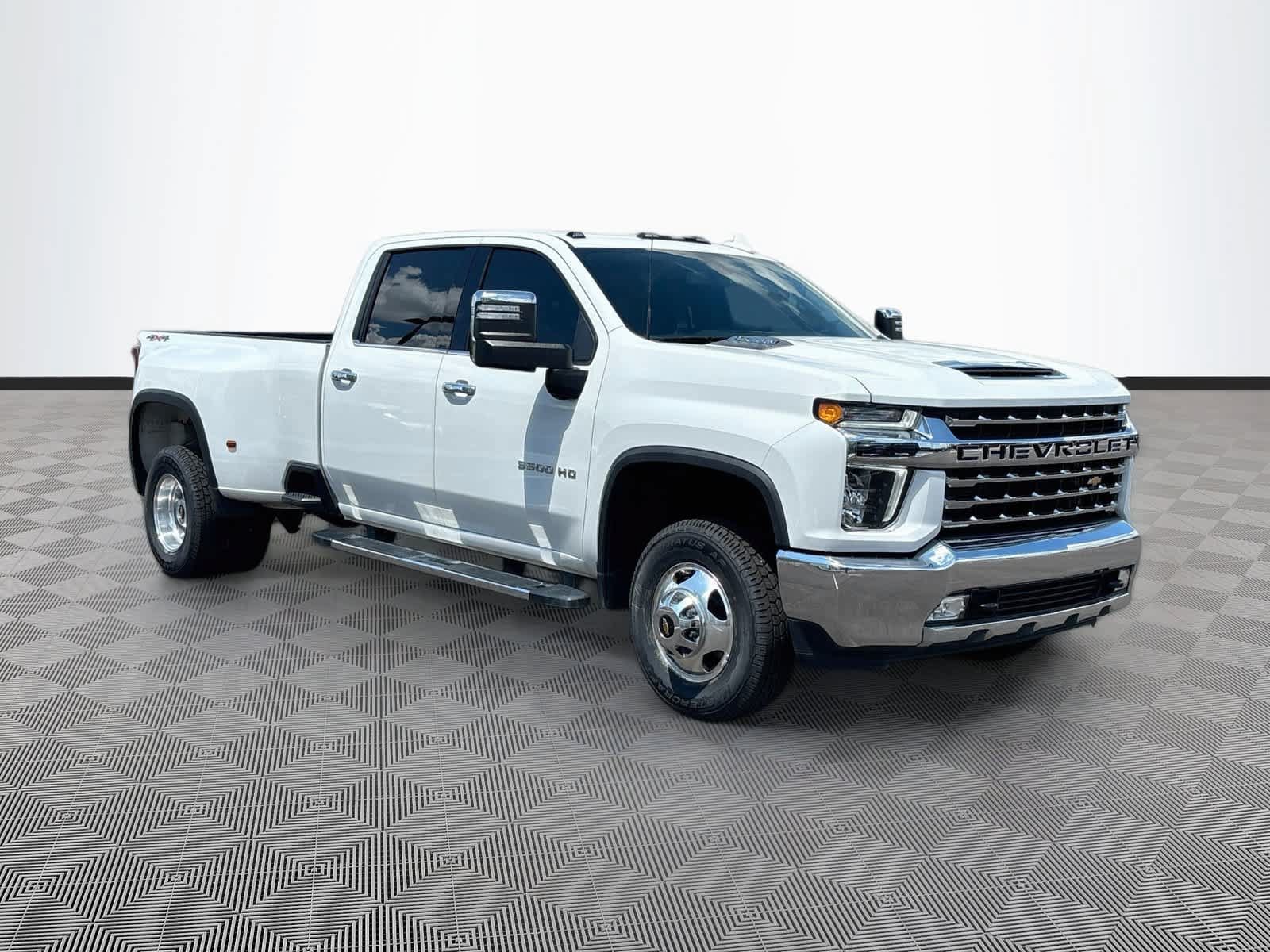Used 2023 Chevrolet Silverado 3500 LTZ w/ Gooseneck/5TH Wheel Package AWD/4WD image 3