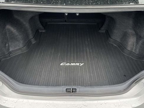 Used 2017 Toyota Camry SE image 22