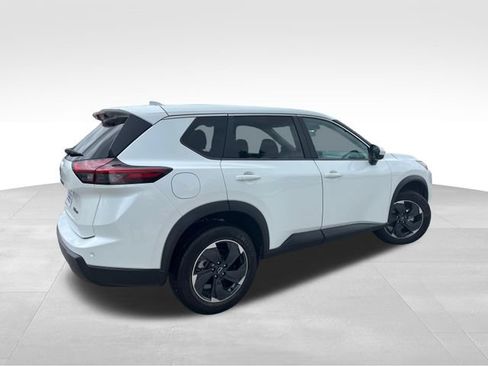 Used 2024 Nissan Rogue SV AWD/4WD image 6