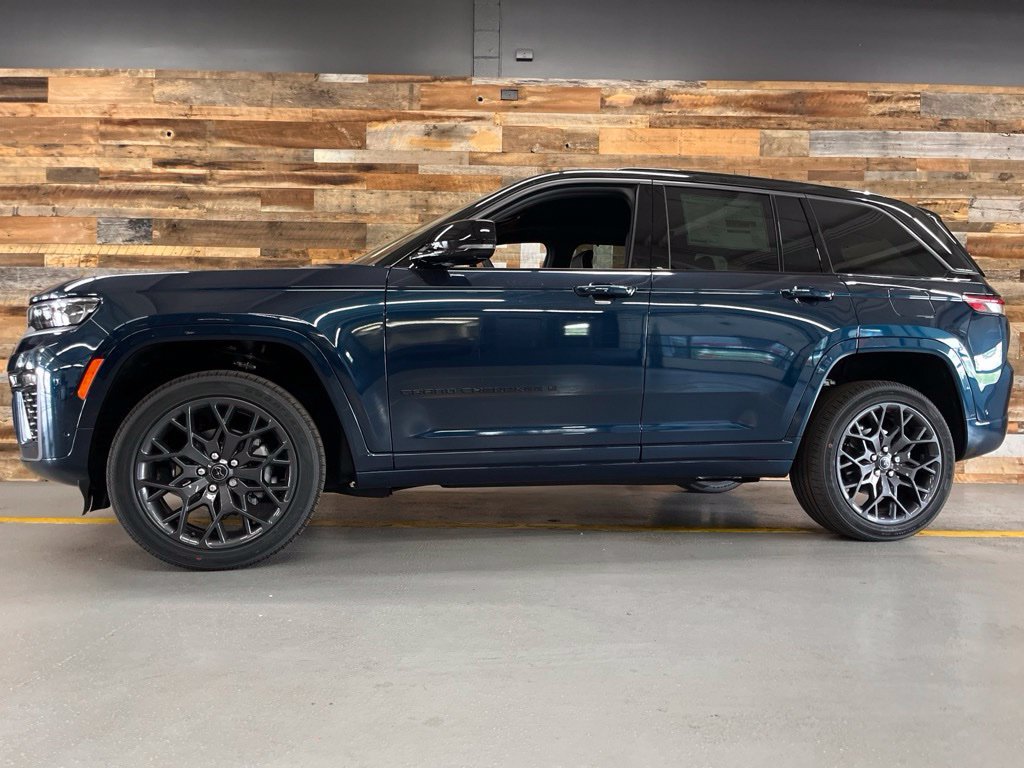 New 2027 Jeep Grand Cherokee Summit AWD/4WD image 46