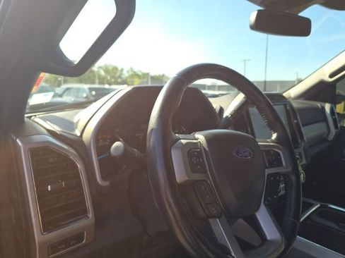 Used 2022 Ford F250 Lariat w/ Black Appearance Package AWD/4WD image 10