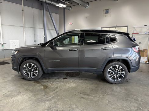 Used 2023 Jeep Compass Limited AWD/4WD image 4