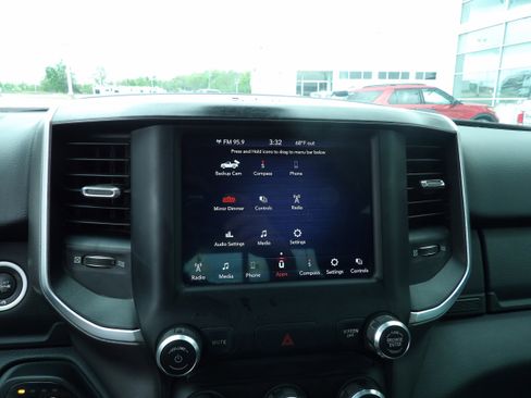 Used 2019 RAM 1500 Big Horn AWD/4WD image 18