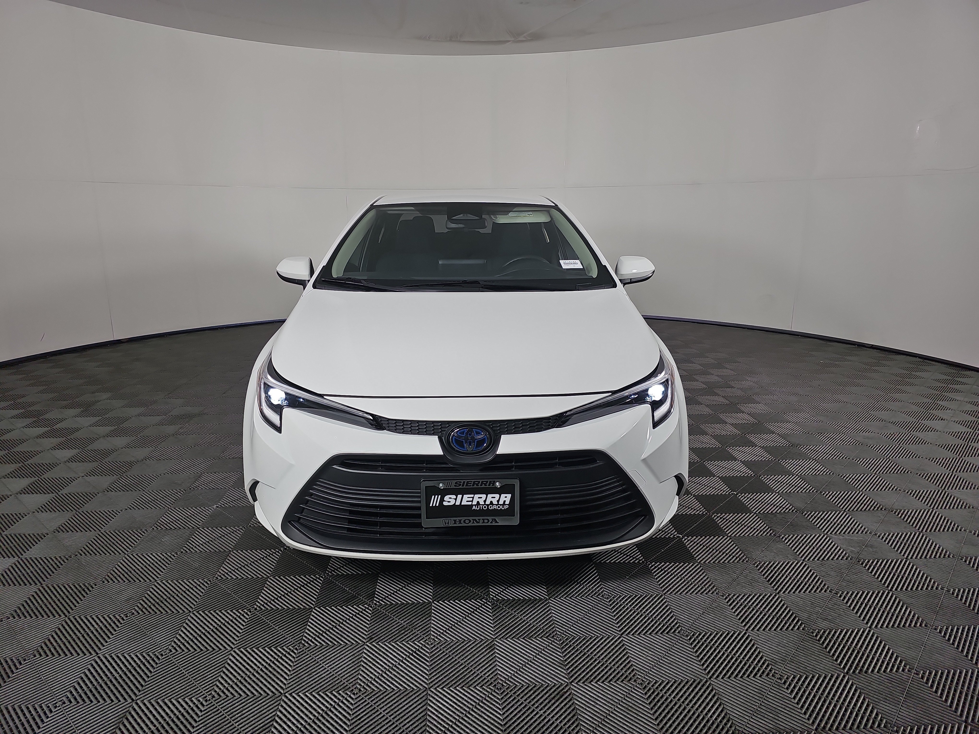 Used 2023 Toyota Corolla LE FWD image 9