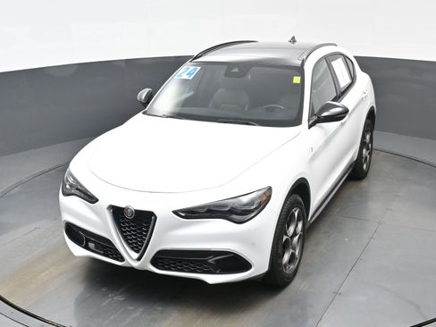 Used 2024 Alfa Romeo Stelvio Ti w/ Active Assist Plus Package image 34