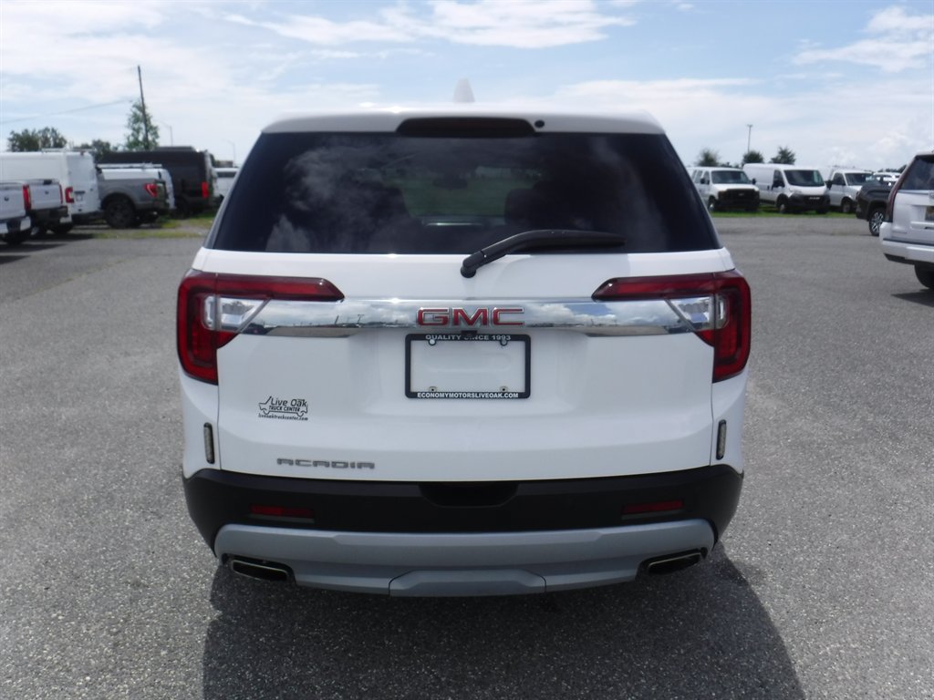 Used 2022 GMC Acadia SLE w/ LPO, Floor Liner Package FWD image 6