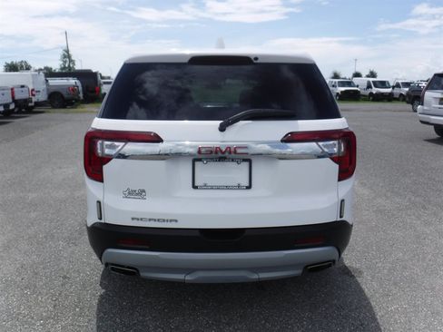 Used 2022 GMC Acadia SLE w/ LPO, Floor Liner Package FWD image 6