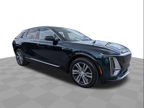Certified 2024 Cadillac Lyriq Luxury AWD/4WD image 2