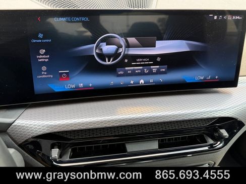 Used 2025 BMW M440i Coupe w/ Premium Package RWD image 26
