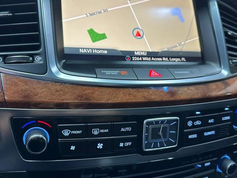 Used 2015 Hyundai Equus Signature RWD image 19