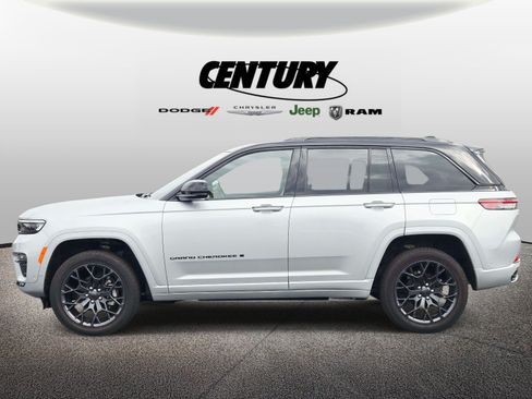 Used 2025 Jeep Grand Cherokee Summit AWD/4WD image 7