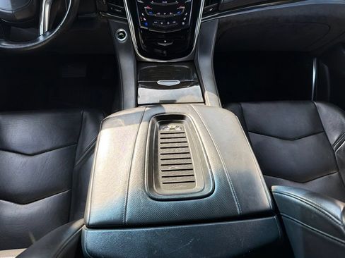 Used 2019 Cadillac Escalade ESV Platinum w/ Escalade Sport Edition AWD/4WD image 27