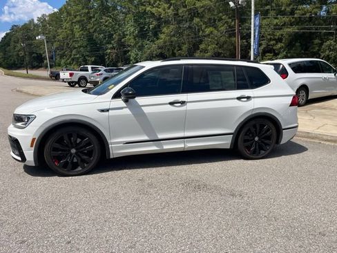 Used 2020 Volkswagen Tiguan SE R-Line w/ 3rd Row Seat Package AWD/4WD image 40