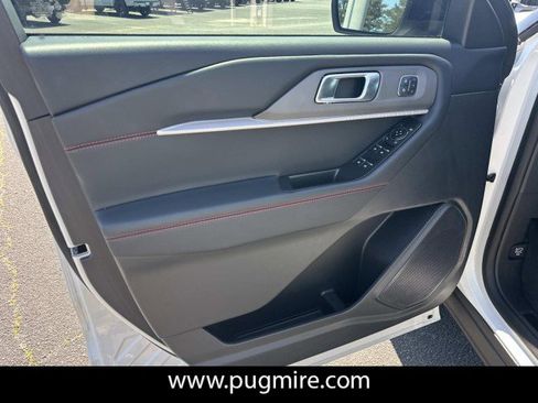 Used 2025 Ford Explorer ST RWD image 10
