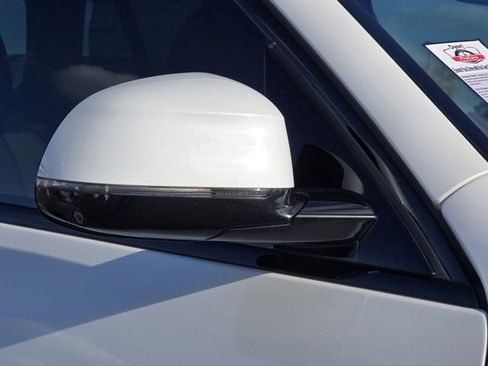 Used 2021 BMW X5 xDrive40i w/ M Sport Package image 12