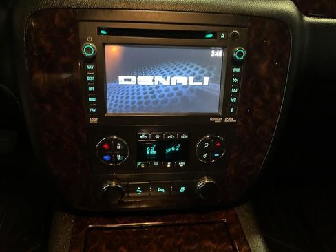 Used 2012 GMC Yukon Denali AWD/4WD image 5