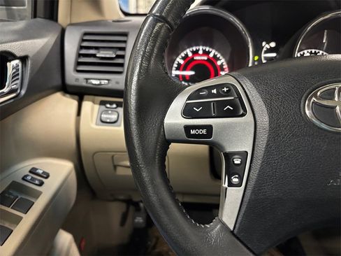 Used 2013 Toyota Highlander Limited image 27
