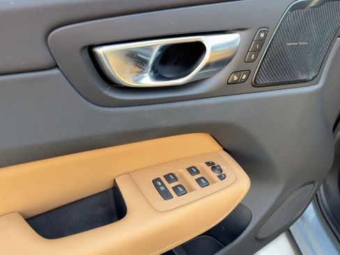 Used 2023 Volvo XC60 B5 Ultimate w/ Protection Package Premier image 12