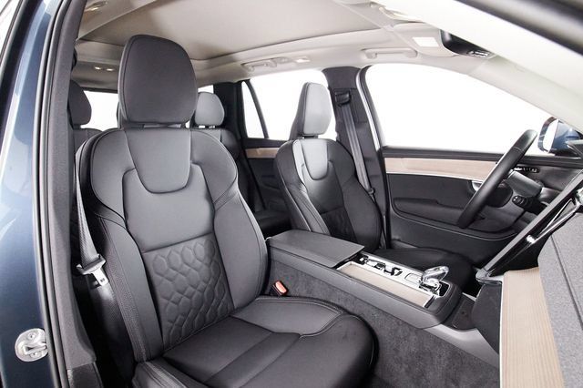 Used 2025 Volvo XC90 B6 Plus w/ Protection Package Premier AWD/4WD image 21