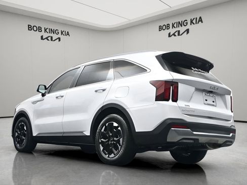 Used 2025 Kia Sorento S w/ Panoramic Sunroof Package FWD image 14