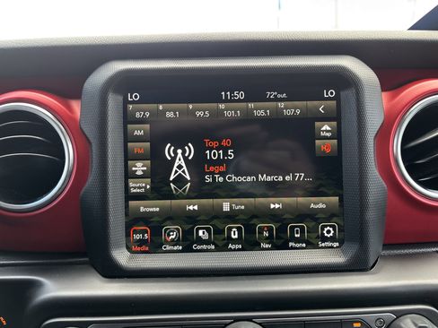 Used 2022 Jeep Gladiator Rubicon w/ LED Lighting Group AWD/4WD image 35
