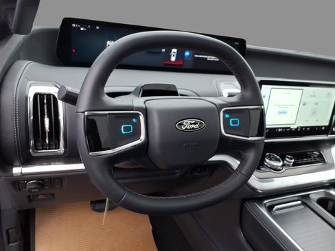New 2026 Ford Expedition Max Platinum w/ Stealth Appearance Package AWD/4WD image 21