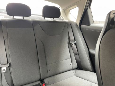 Used 2025 Kia K4 LXS image 36